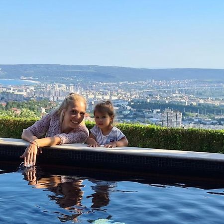 Infinity Varna Sky Hotel Bagian luar foto